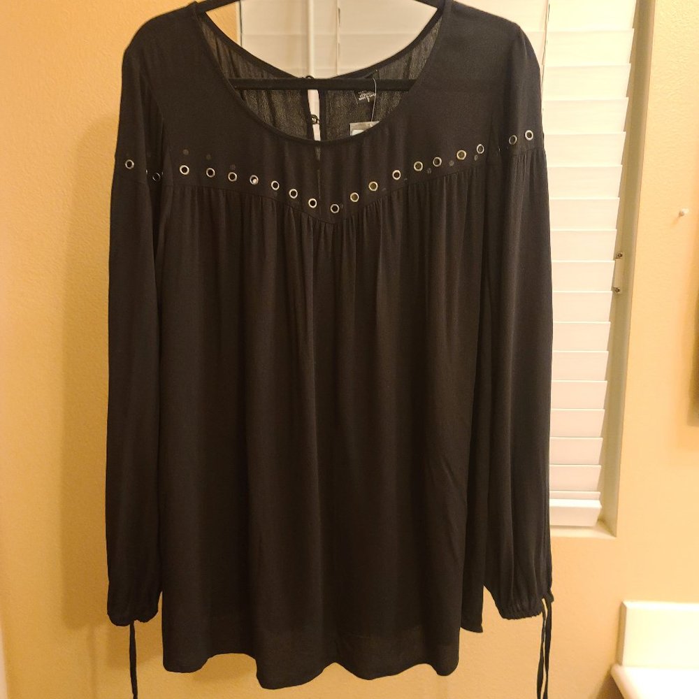 Brand New Torrid Size 2X Plus Size Blouse